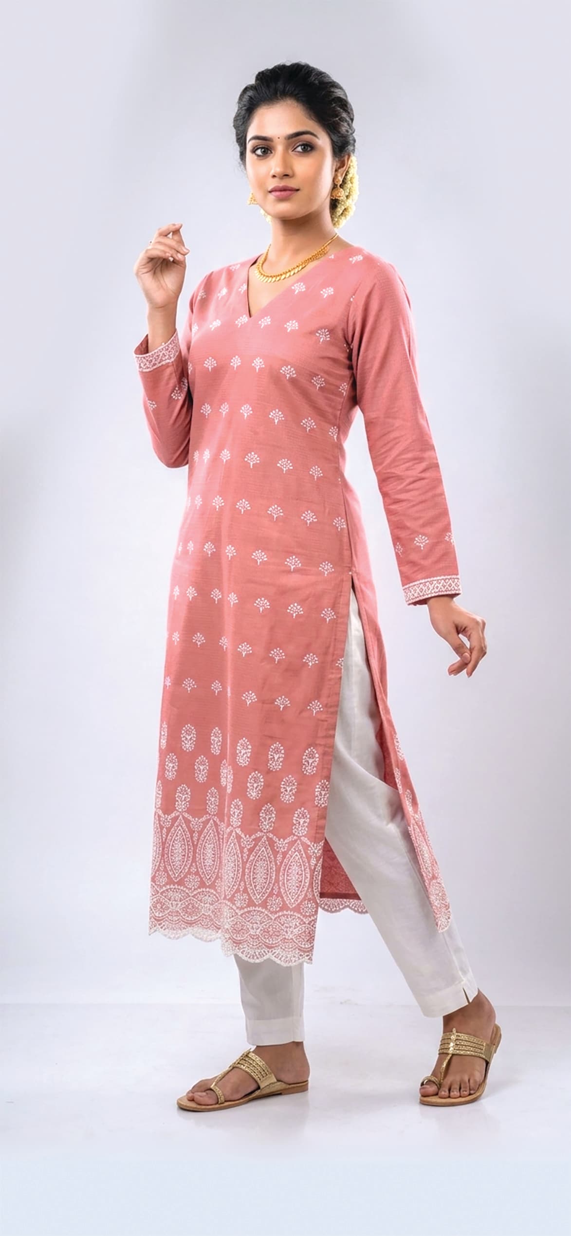 Uthara — Dusty-pink booti-print kurta with a scalloped lace hem