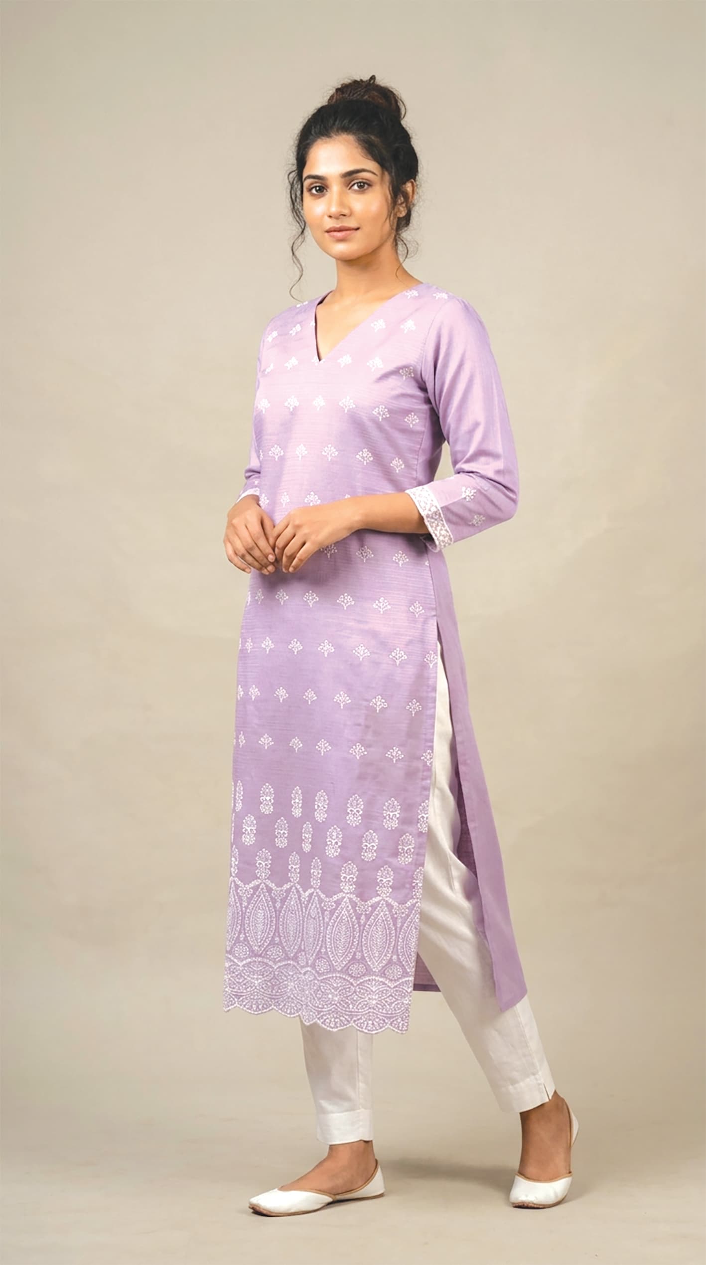 Vaidehi — Lavender booti-print kurta with a scalloped lace hem